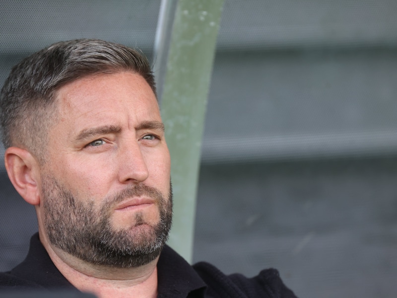 “Dit is een wake-up call”: Lommel-coach Lee Johnson zag na Charleroi dat het beter moet