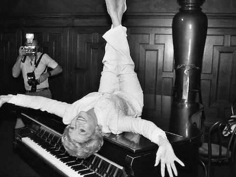 Debbie Reynolds in 1982
