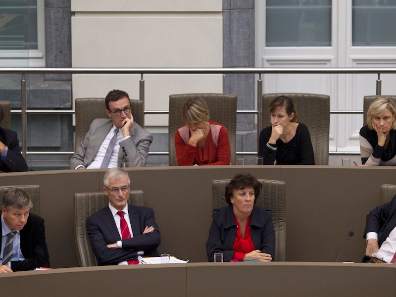 De Vlaamse regering moet volgend jaar op zoek naar 760 miljoen euro.