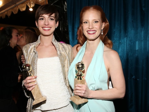 Anne Hathaway met zware eyeliner, Jessica Chastain met een porseleinen huid en felgekleurde lippen.