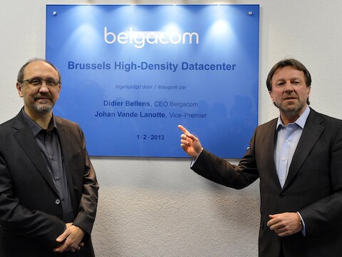 inister van Economie Johan Vande Lanotte, die bij de inhuldiging aanwezig was, prees het hoge investeringsniveau van de telecomsector en van Belgacom in het bijzonder.