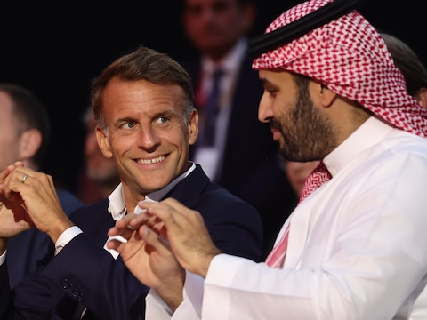 Saoedi-Arabië is van plan om 6 miljard euro te investeren in drie pretparken vlak bij Parijs, meldt de Franse president Emmanuel Macron maandag.