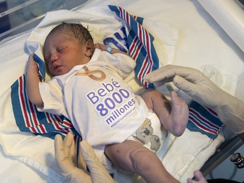 De 8.000 miljoenste of 8 miljardste baby op aarde is vandaag geboren. Damian zag het levenslicht in Santo Domingo in de Dominicaanse Republiek. 