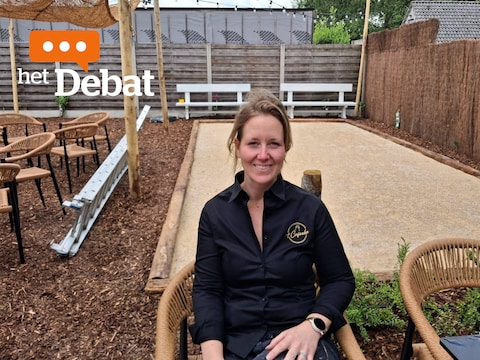 Uitbaatster Karen Ryckaert enkele maanden geleden op het compleet vernieuwde terras van ‘t Cafeeke in Pulderbos. 
