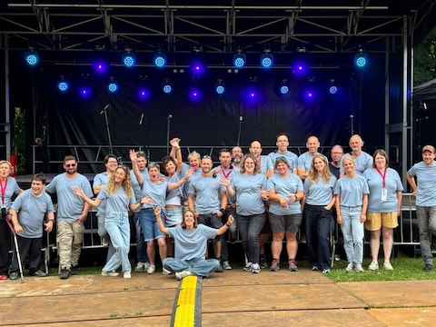 VZW De Poel organiseerde met 'Poelé Poelé' het eerste inclusieve festival in de regio. "Onze gasten werden betrokken bij de voorbereidingen en staken ook tijdens het festival een handje toe."