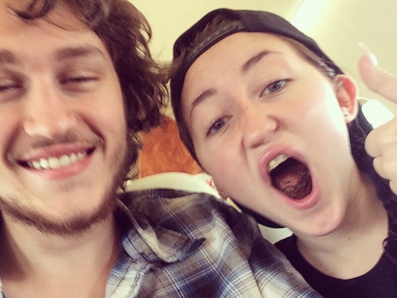 Noah en Braison Cyrus.