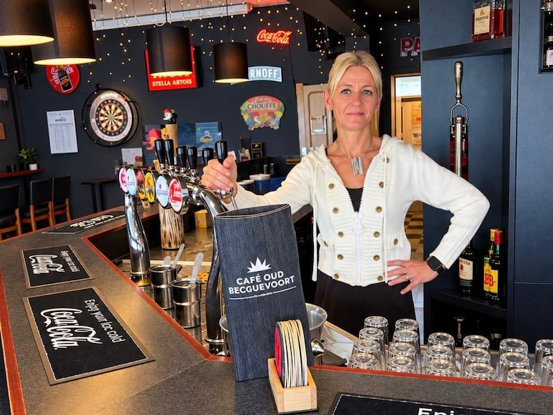 Mieke baat al bijna drie jaar Café Oud Bekkevoort uit en woont sinds vijf jaar in de gemeente.