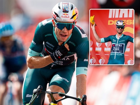 “Papa gewonnen!”: hoe Wout van Aert met drie bananen voor de start en steun van gezin de nul wegveegde