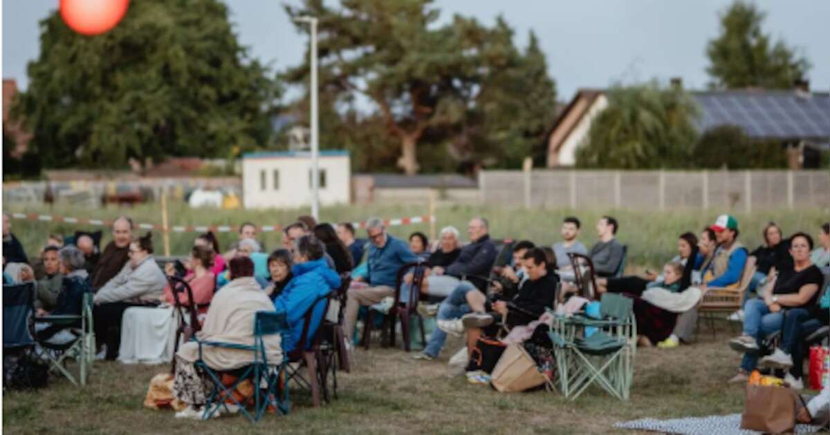Laakdal organiseert opnieuw openluchtfilms aan stoomzagerij in Klein ...