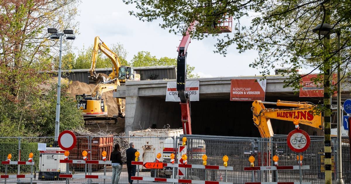 Omgeving rond nieuwe snelwegbruggen in Deurne wordt afgewerkt