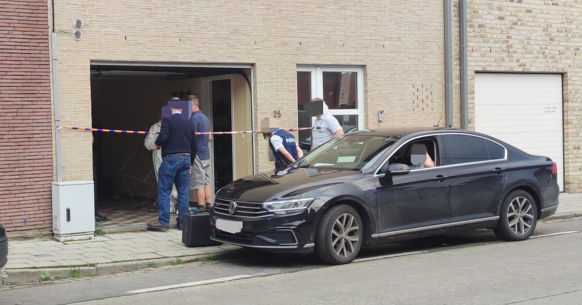 PROTEST AAN GESLOTEN CENTRUM IN STEENOKKERZEEL NA OVERLIJDEN VAN visual data 6