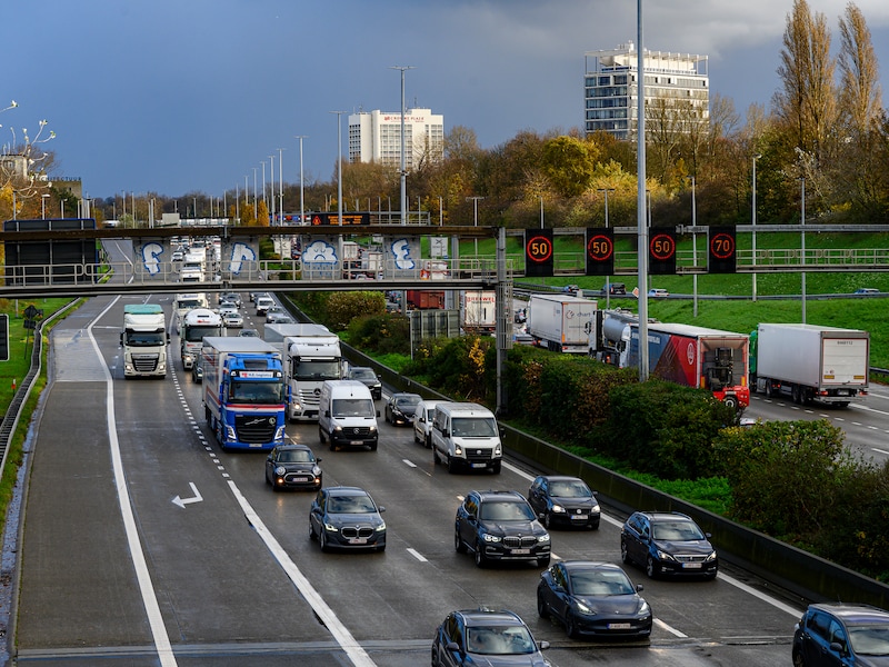 Illustratiebeeld van file op de Antwerpse Ring.
