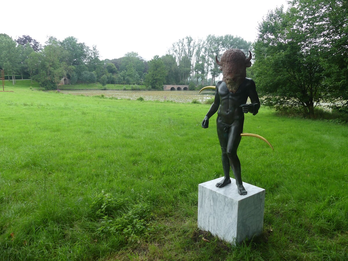 Kunst aan het kasteel Ooidonk.