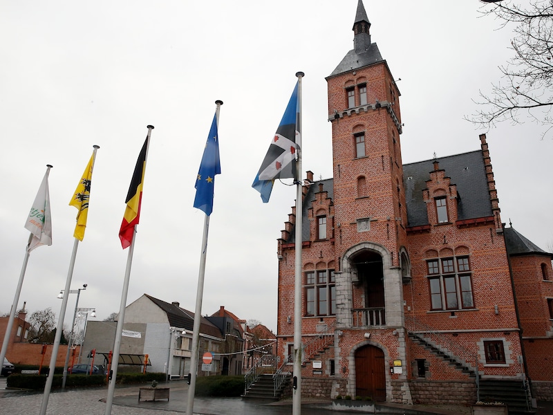 Het gemeentehuis van Lovendegem, één van de gemeenten die fuseerden tot Lievegem.