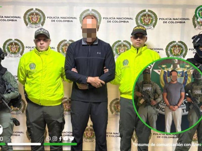 De arrestatiefoto van Ronny H. door de Colombiaanse autoriteiten. H. werd samen met de 36-jarige Nederlander Ulrich V.D. (inzet) aangehouden.