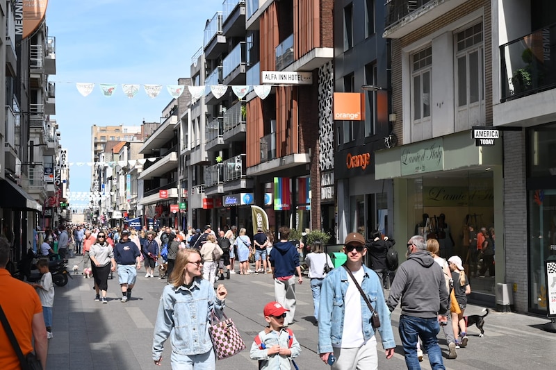 The Kerkstraat in Blankenberge Saturday at 12.30 pm.