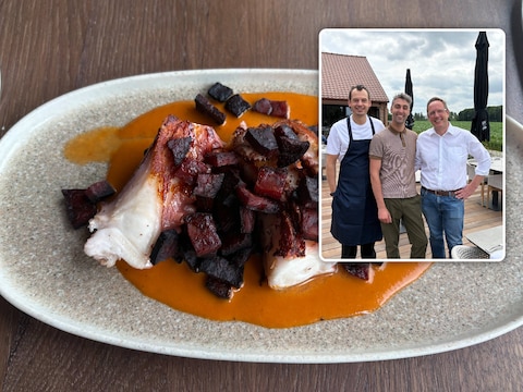 De pulpo met chorizo bij Brasserie Éclat. Inzet: Thibaut De Corte, Yannick Van Acker en Xavier Vancauwenberghe van Brasserie Éclat in Vosselare.