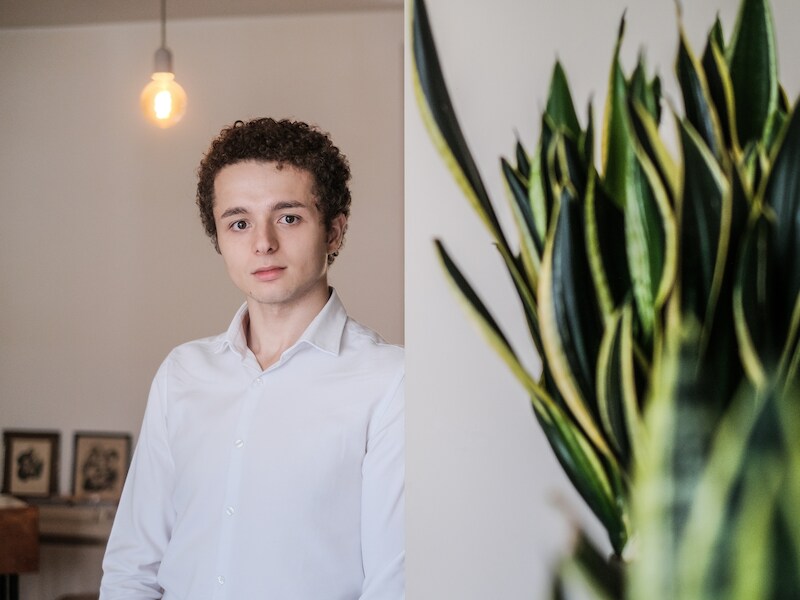 Twintiger Ilias Dierckx blijft geloven in cryptomunten: “Ik heb de voorbije twee jaar juist gezien dat er veel meer mensen zijn bijgekomen in de cryptomarkt, vaak jongeren van rond de 18" 