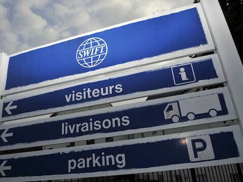 SWIFT regelt internationaal betalingsverkeer.
