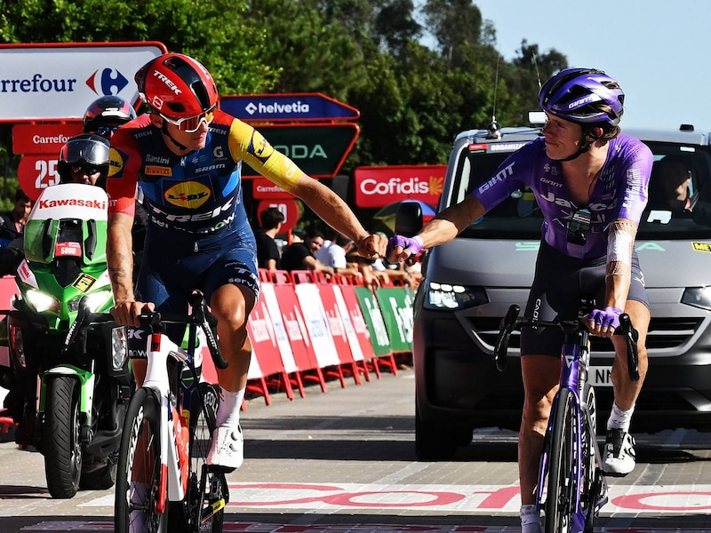 Nacht voor rustdag had hij zelfs koorts: WK-ganger Thibau Nys ziet af door warmte en bolt als voorlaatste binnen in Vuelta