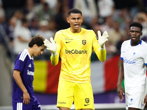 LIVE. Brughmans houdt Genk overeind tegen Anderlecht, dat zelf ontsnapt nadat Durosinmi tegen de paal knalt
