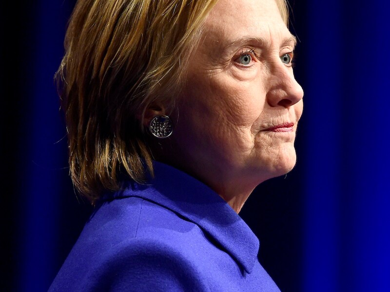 Hillary Clinton op haar enige publieke optreden na haar verlies.