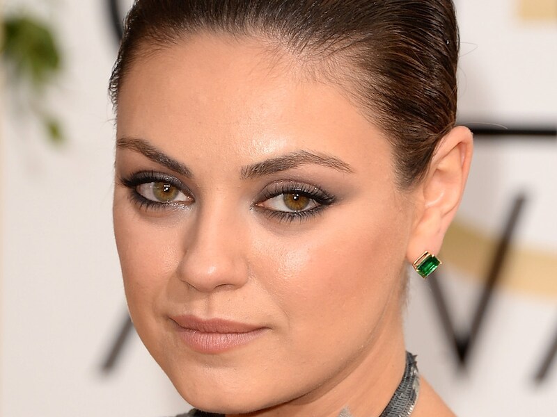 Actrice Mila Kunis op de Golden Globes na de peperdure behandelingen.