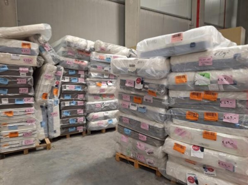 Magazijnverkoop bij Sleepworld dead -70%