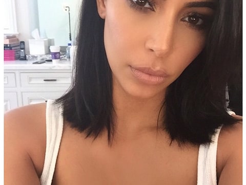 Kim Kardashian showt haar korte coupe op Instagram.