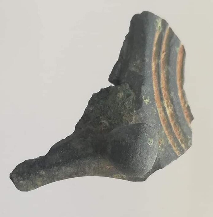 Hobby-archeoloog Patrick (52) vindt zeldzaam stukje van Romeinse ...