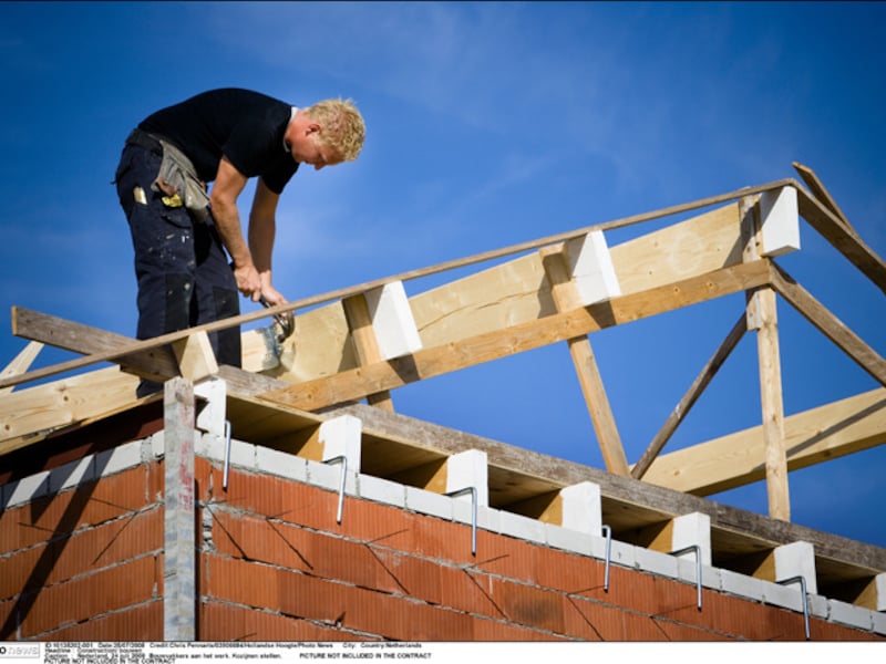In de bouw en de industrie zijn de werkgevers iets pessimistischer.