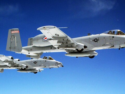 De A-10 Warthog, het toestel dat is gebruikt bij de luchtaanval op Syrische militairen.