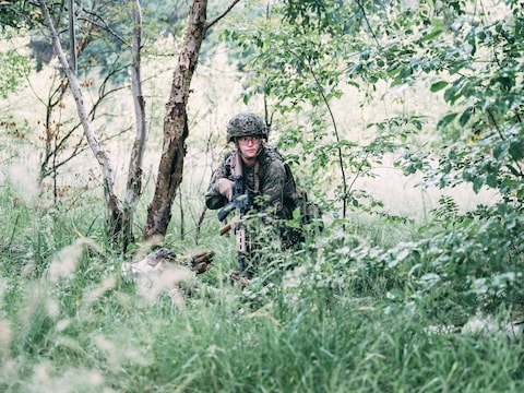 Impressie van een militaire oefening.