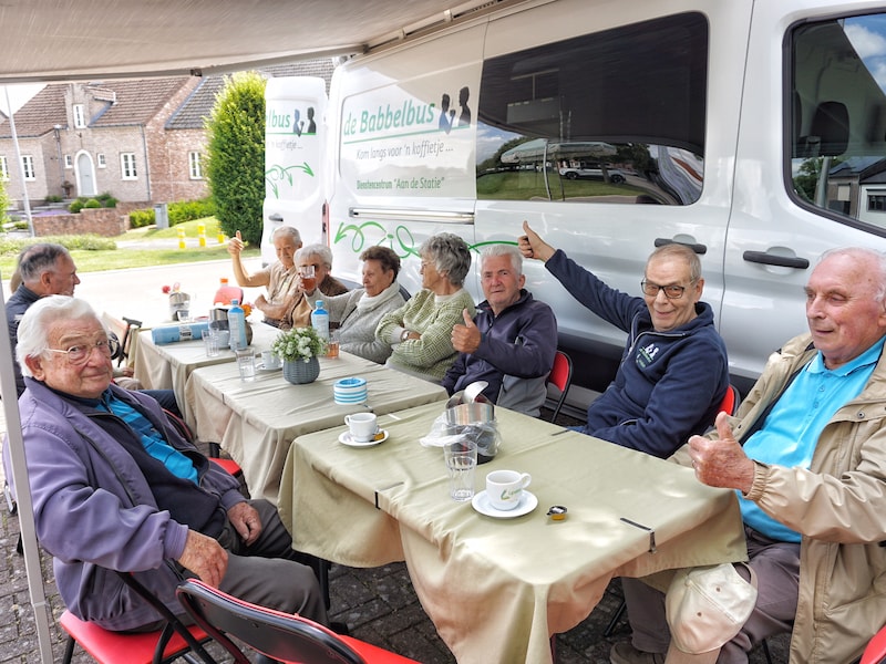 De Babbelbus ging met winterstop, nu kun je terecht voor de maandelijkse Buurtbabbels.