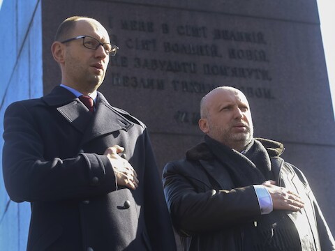 De Oekraïense interimpremier Arseni Jatsenjoek (links) naast interimpresident Oleksandr Turchynov.