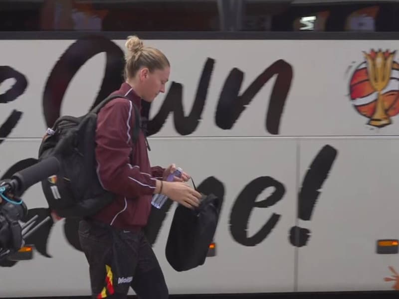 Groepje Belgische fans stond hen op te wachten: Cats aangekomen voor tweede groepswedstrijd tegen Puerto Rico
