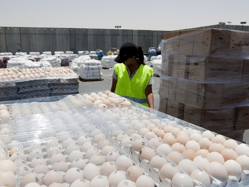 Al het eten wordt gecontroleerd voor het de grens met Gaza passeert.