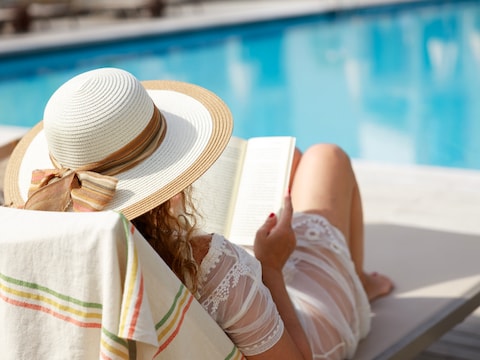 Isabel Allende, Toni Coppers en meer: 7 niet te missen boekenpakketten (met korting) om jouw zomer te kleuren