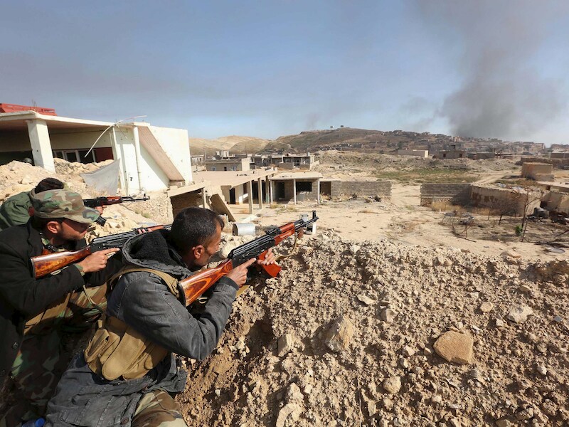 Leden van de peshmerga bij Sinjar, Irak.