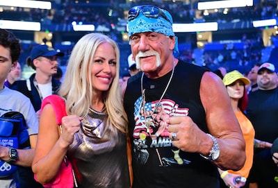 Weduwe van Hulk Hogan wil zijn artsen aanklagen voor medische fouten: “Mislukte operatie leidde tot zijn dood”