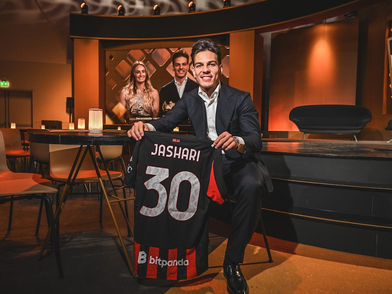 Een gesigneerd shirt van kersvers HLN Gouden Schoen Ardon Jashari winnen? Beantwoord hier onze quizvraag!