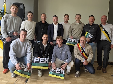 Mandel United werd gehuldigd als kampioenenploeg.