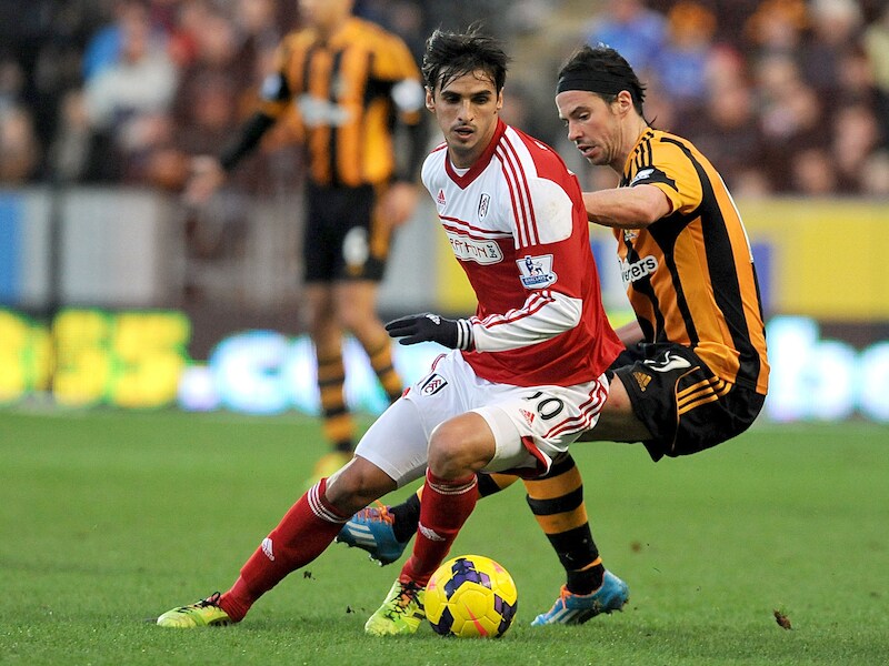 Bryan Ruiz (links), hier in duel met George Boyd van Hull City.