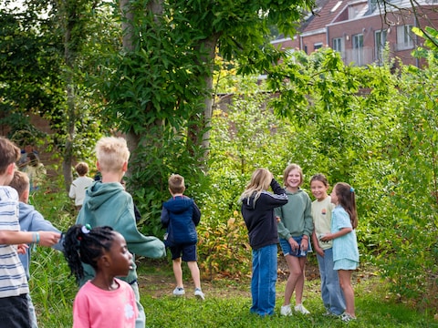 GO! Basisschool De Zonnebergen huldigt haar nieuwe speelzones in