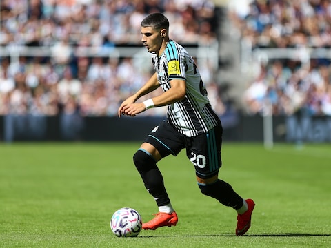 Matias Fernandez-Pardo maakt zijn debuut voor Newcastle United, Maxim De Cuyper geeft assist bij Brighton