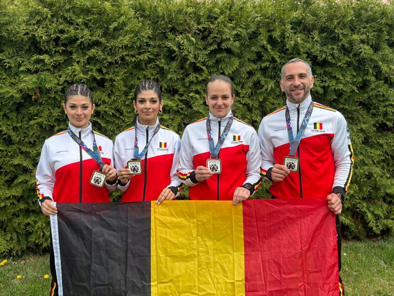 Gentse zusjes Helin en Lara Capa (16 en 17) pakken EK-brons in Taekwon ...