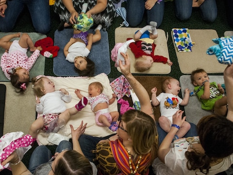 Ook in de Verenigde Staten kregen baby's wasbare luiers om.