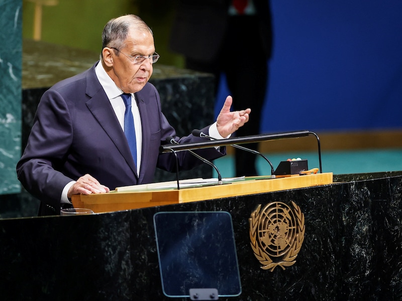 De Russische buitenlandminister Sergej Lavrov spreekt de Algemene Vergadering van de VN toe in New York. (26/09/26) 