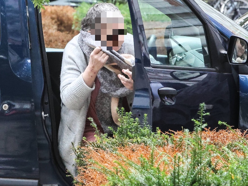 Carina Huyghe loog volgens haar broer over mogelijke euthanasie voor hun moeder.