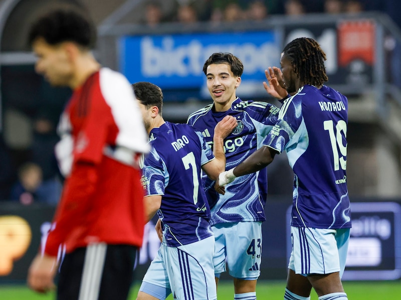 Rayane Bounida scoort en geeft vier assists, ook Jorthy Mokio twee keer trefzeker: Ajax-Belgen van goudwaarde in vooroorlogse 2-7-bekerzege 